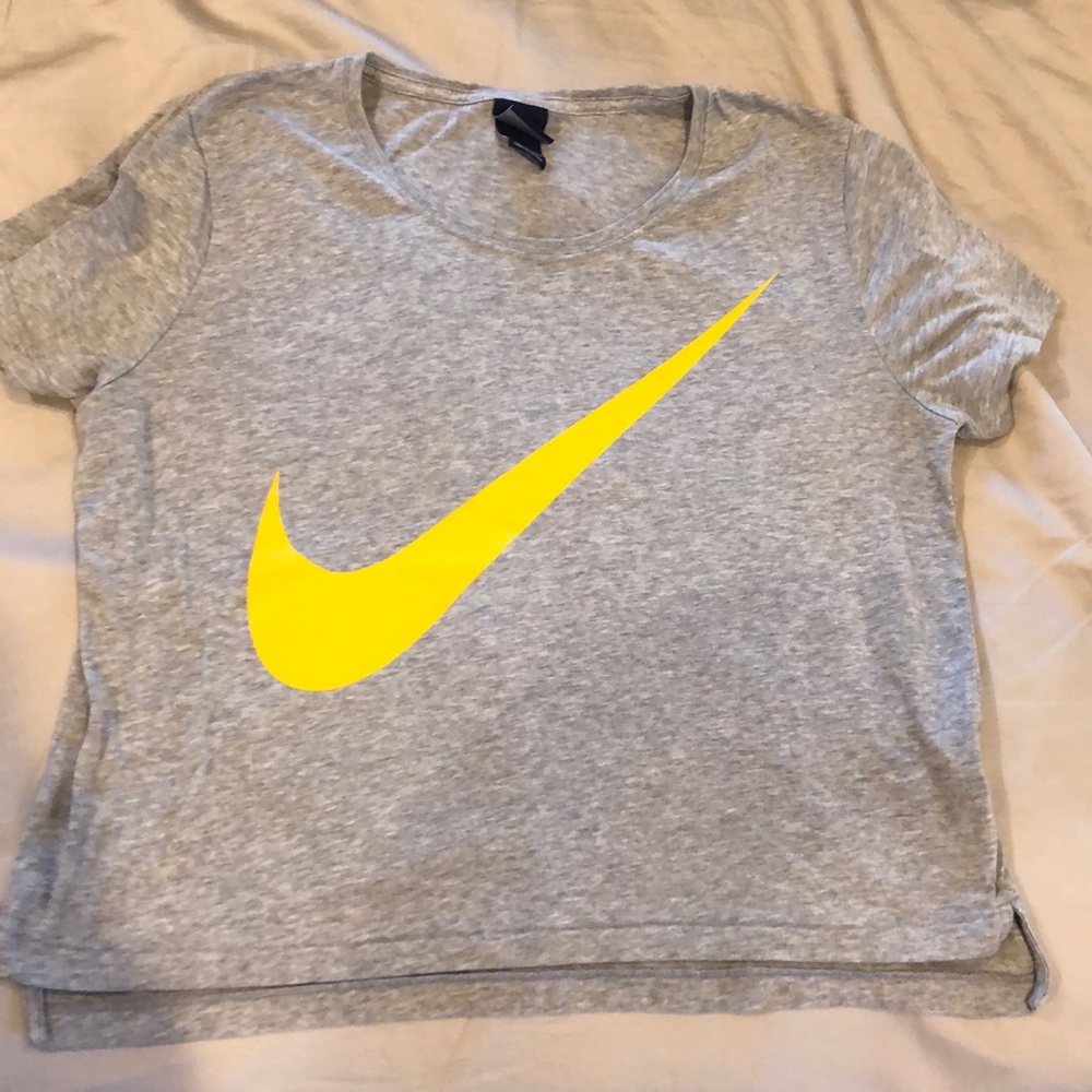 Nike crop top workout shirt